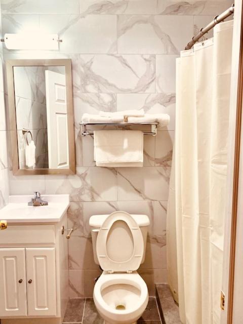Quality Inn New York Bagian luar foto